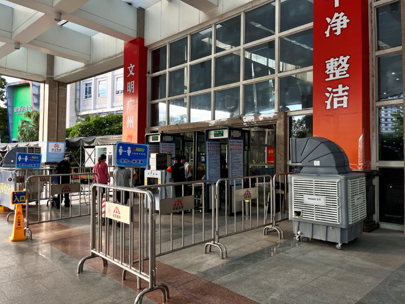 番禺中心醫院大廳降溫通風使用星科移動工業環保空調